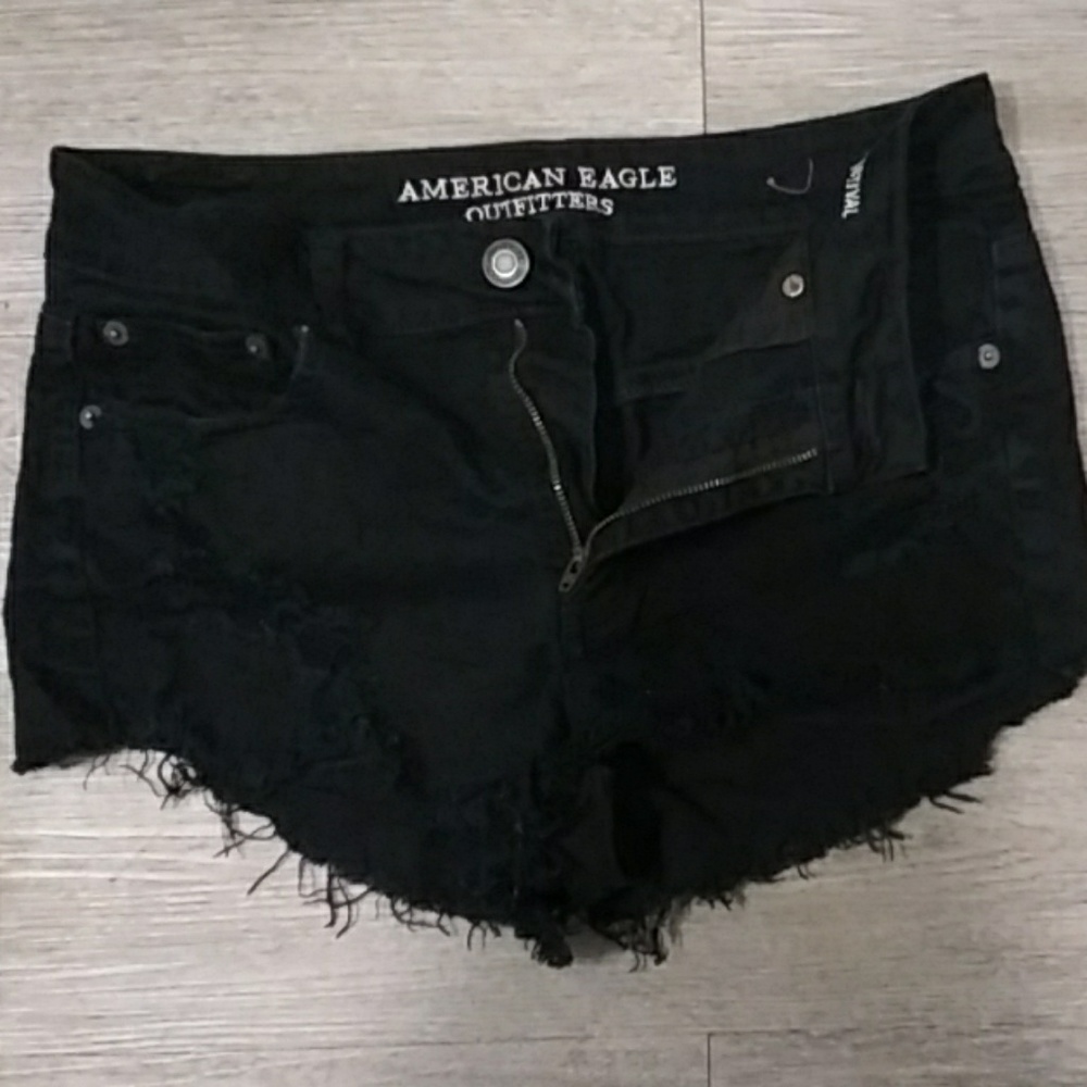 American Eagle frayed denin shorts